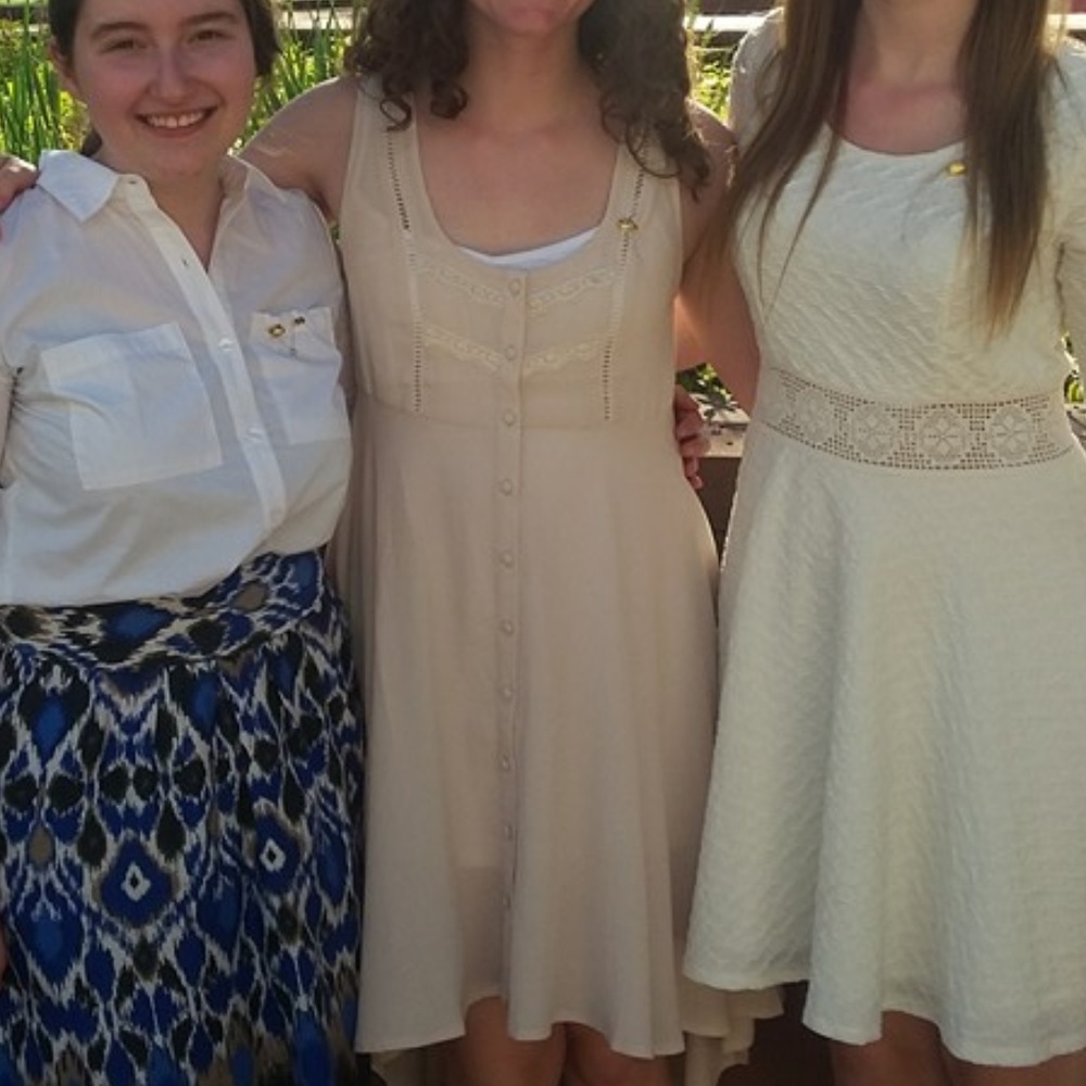 Cream colored flowey chic summer dress